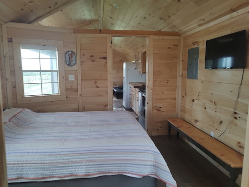Cozy stay at Baling Out Farms