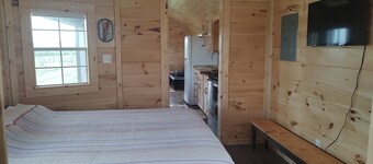 Cozy stay at Baling Out Farms