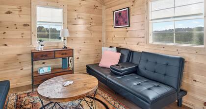 Cozy stay at Baling Out Farms