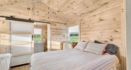 Cozy stay at Baling Out Farms