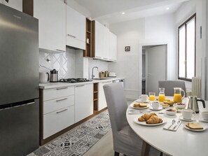 Private kitchen - Nice apartment for 4 people with A/C, WIFI and TV (Florence)