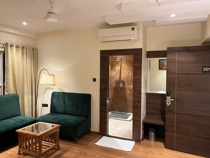 Superior Suite | Interior - Median Inn (Nagpur)