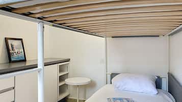 3 bedrooms, travel crib, free WiFi