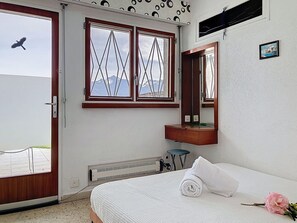 3 bedrooms, travel crib, free WiFi