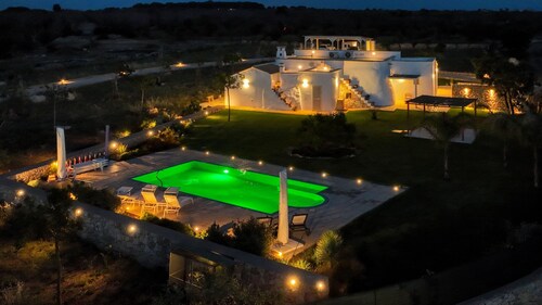 Superbe maison de campagne avec grande piscine et jardin