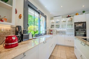 Private kitchen - A haven of peace in Cénac (Cénac)