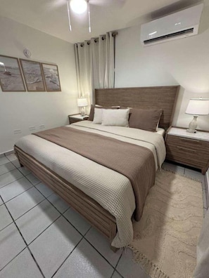 3 dormitorios, tabla de planchar con plancha, Internet y ropa de cama