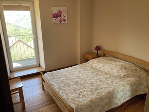 Room - Vrbo Property (Castelnau-de-Mandailles)