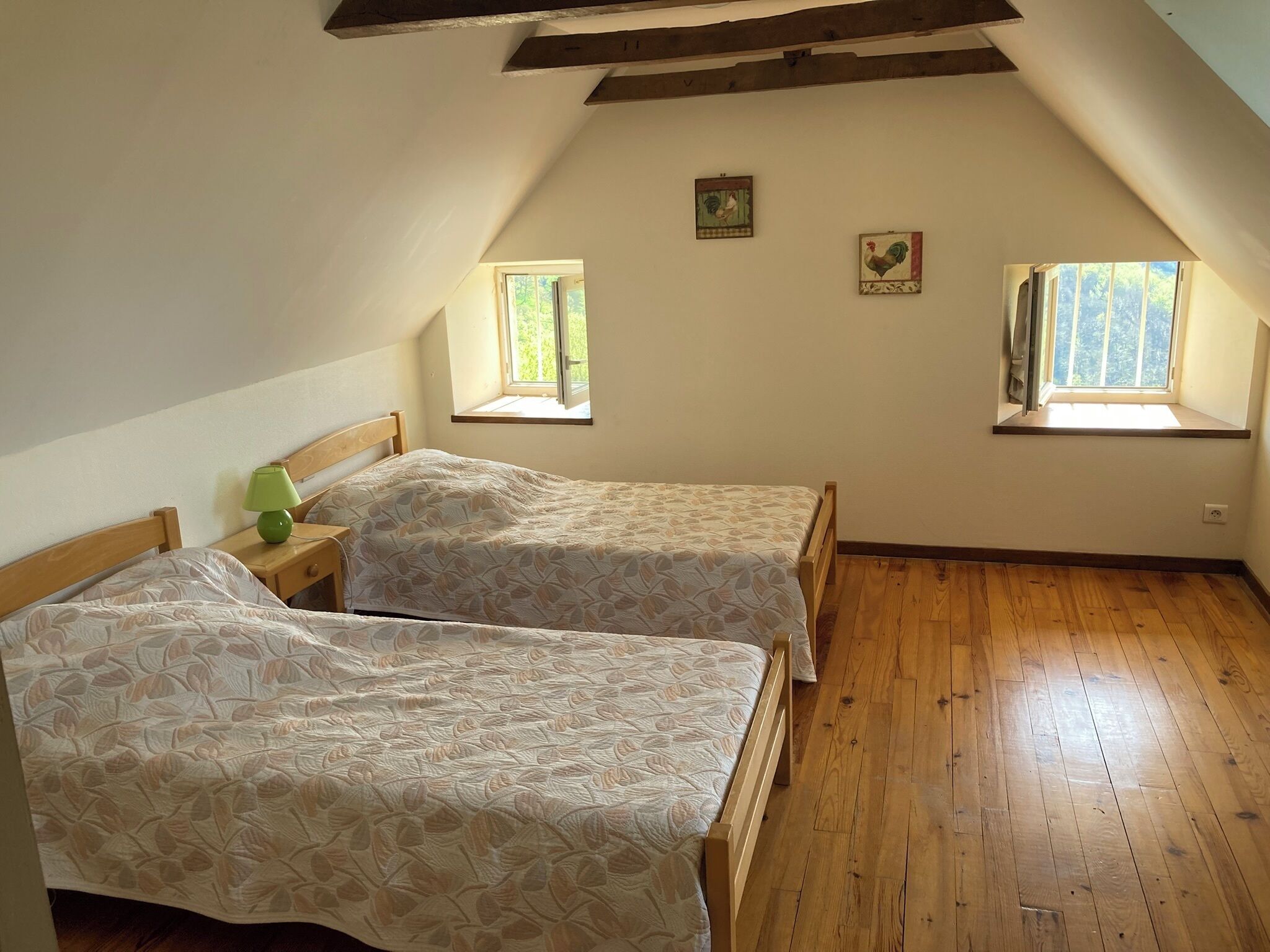 4 Schlafzimmer, Bügeleisen/Bügelbrett
