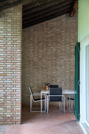 Outdoor dining - Vrbo Property (Toscana)