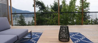Exclusive 2-bdrm ocean & mountain view suite