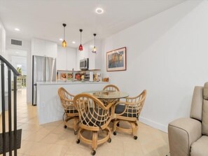 Dining - Welcome to your slice of paradise on Little Gasparilla Island (Placida, Little Gasparilla Island)