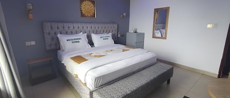 Chambre Standard double, vue sur la mer | Coffre-fort, bureau, espace de travail pour ordinateurs portables