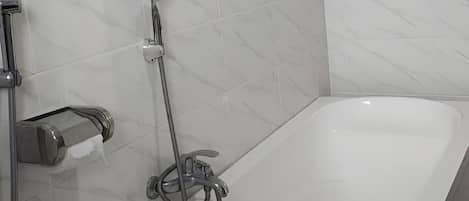 Chambre Double Standard, vue mer | Salle de bain