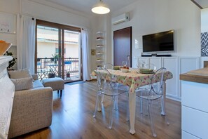 Dining - Bright and welcoming 50 square meters apartment, perfect for two people, located on the second floor of a building without an elevator.The property is located in a quiet area of ​​Quartu Sant'Elena, well-served by amenities such as restaurants, bars, (Quartu Sant'Elena)