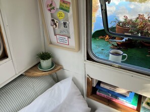1 bedroom, desk, free WiFi, bed sheets