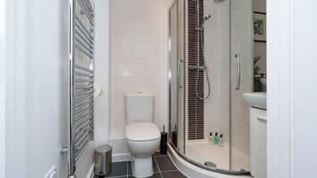 Shower, towels, shampoo