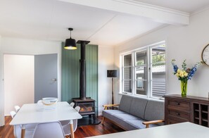 Interior - Central Taupo Getaway by Aotearoa Escapes (Taupo)