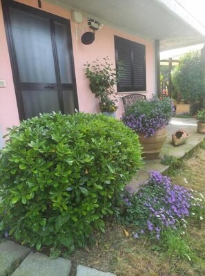 Exterior detail - Travel to San Marino - Relaxation and comfort in the world's oldest republic (Borgo Maggiore)