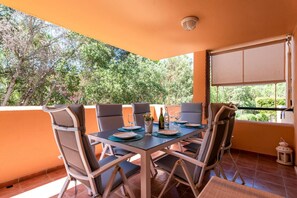Outdoor dining - Casa Jacaranda (r4105693) (Marbella)