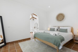 5 bedrooms, iron/ironing board, free WiFi, bed sheets - Villa Hakuna Matata (r4683850) (Marbella)