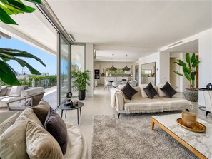 TV, ping pong - 3303 Villa Riva (Marbella)