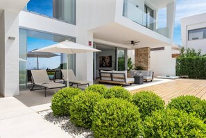 Terrace/patio - Villa Mariposa (r3907066) (Marbella)