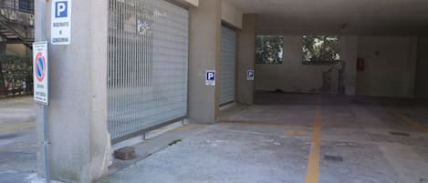 Apartment, 2 Bedrooms, Balcony, City View | Property grounds