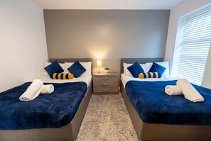 2 bedrooms, iron/ironing board, travel cot, WiFi - Sleeps 7 in Birmingham`s Jewellery Quarter — parking included (West Midlands)