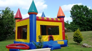 Children’s area - Gîte Grange – La Mare Chappey, child-friendly, heated pool (Néhou)
