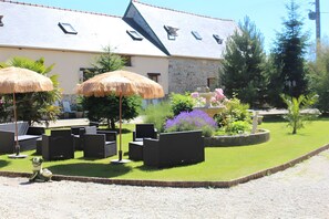 Property grounds - Gîte Grange – La Mare Chappey, child-friendly, heated pool (Néhou)