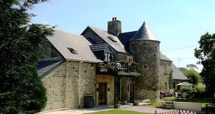 Riverside Gîte – La Mare Chappey, Family-Friendly, Heated Pool