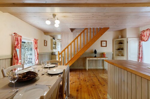 Riverside Gîte – La Mare Chappey, Family-Friendly, Heated Pool