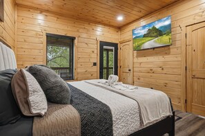 5 Schlafzimmer, Schreibtisch, Bügeleisen/Bügelbrett, kostenloses WLAN