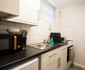 Fridge, microwave, electric kettle, toaster - St Andrews By Guestz (Lytham Saint Annes)