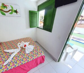 Basic-dobbeltværelse - balkon - udsigt til pool