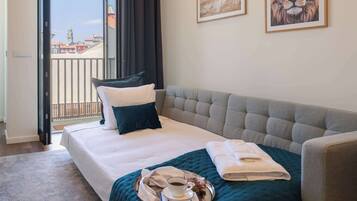 1 bedroom, iron/ironing board, bed sheets