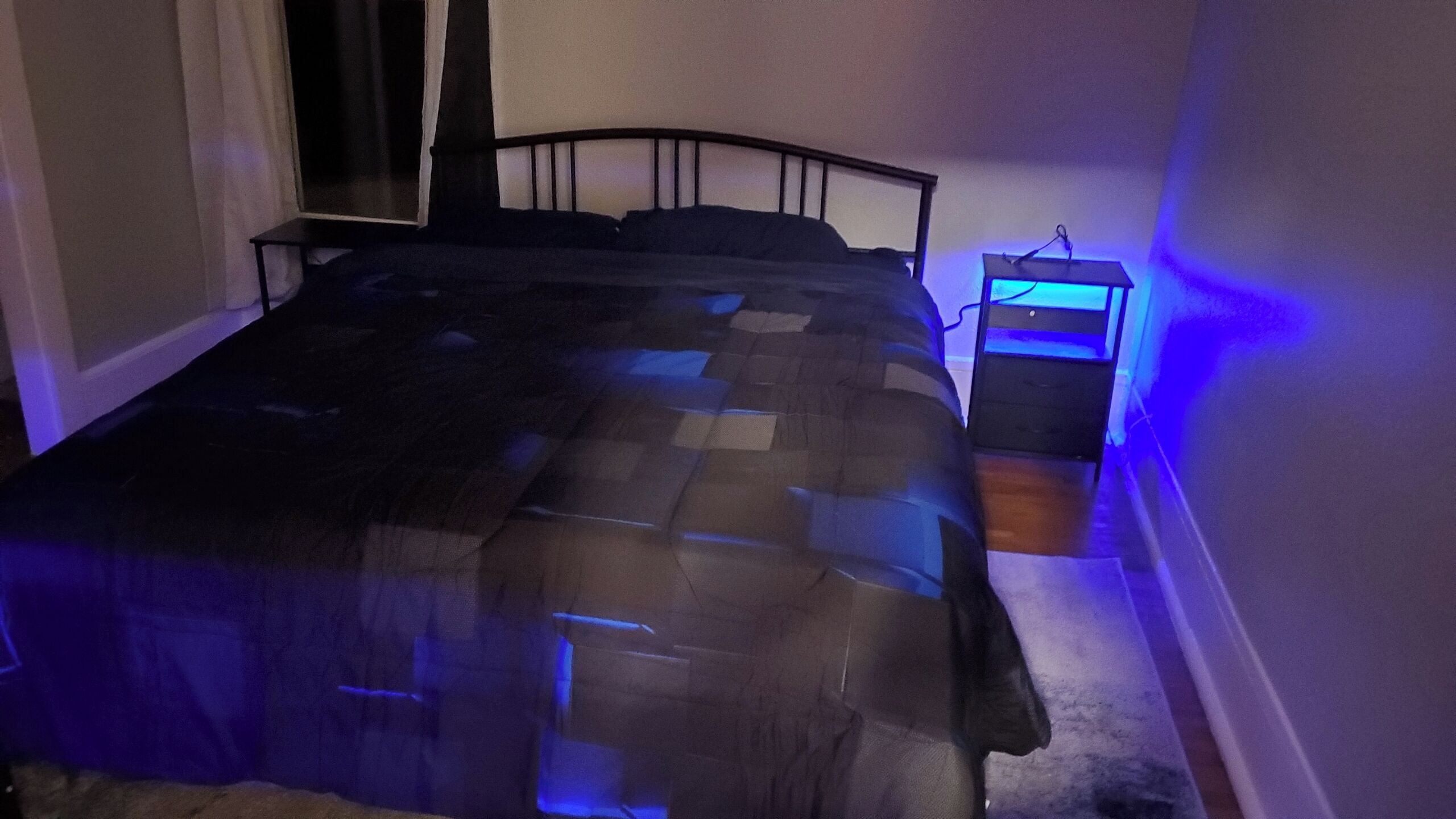 3 chambres, fer et planche à repasser, Wi-Fi, draps fournis