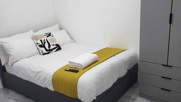 1 bedroom, free WiFi, bed sheets