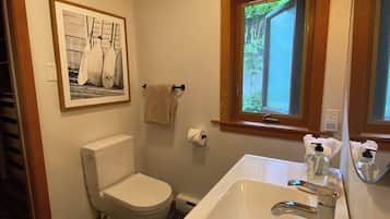 Hair dryer, towels