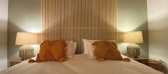 Palm Retreat Suite in Snug Cove on Bowen Island