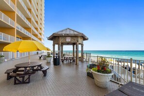 Outdoor dining - Luxury Beachfront 2BR Sleeps 8 Pool Amazing Views (Panama City Beach)