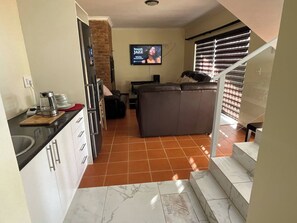 Dormitorio condiviso, 2 camere da letto, piscina privata | Area soggiorno