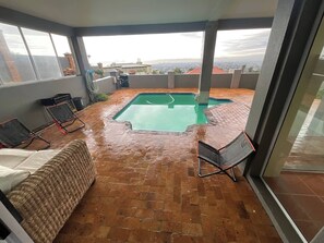 Slaapzaal, 2 slaapkamers, privézwembad | Zwembad