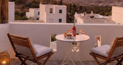 Naxos Damarionas Retreat | Newly Renovated Cycladic House with Views