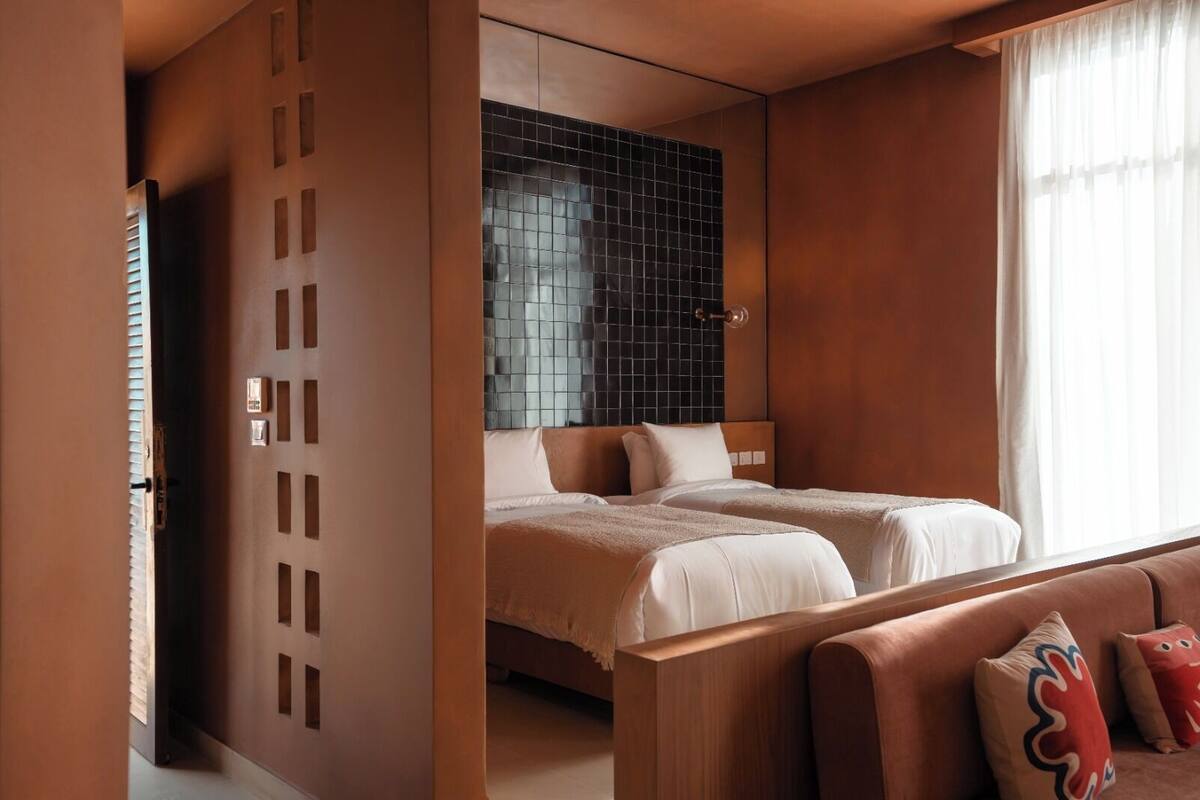 Superior Twin Room, Patio | Peti besi dalam bilik, langsir/tirai gelap terus 