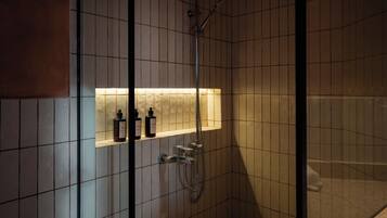 Doppelzimmer, Seeblick | Badezimmer