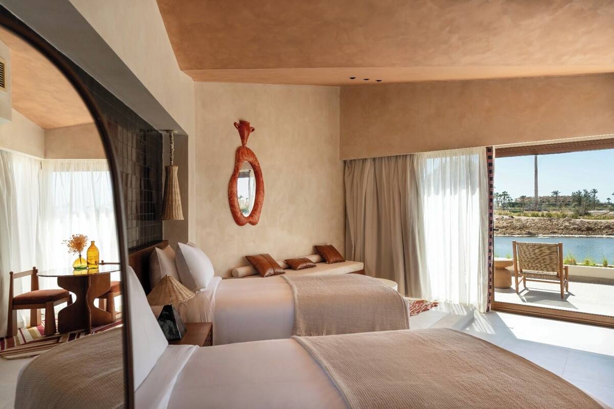 Twin Room, Lake View | Peti besi dalam bilik, langsir/tirai gelap terus 