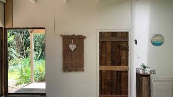 Cabin, 1 Bedroom, Fireplace, Garden View | Interior