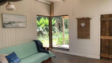 Cabin, 1 Bedroom, Fireplace, Garden View | Living area